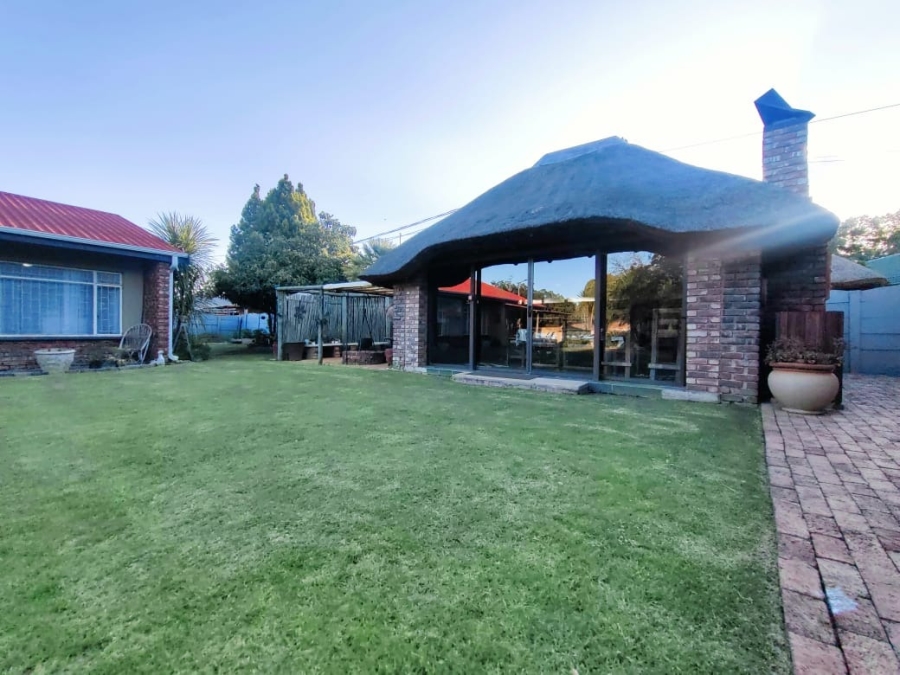 2 Bedroom Property for Sale in Miederpark North West